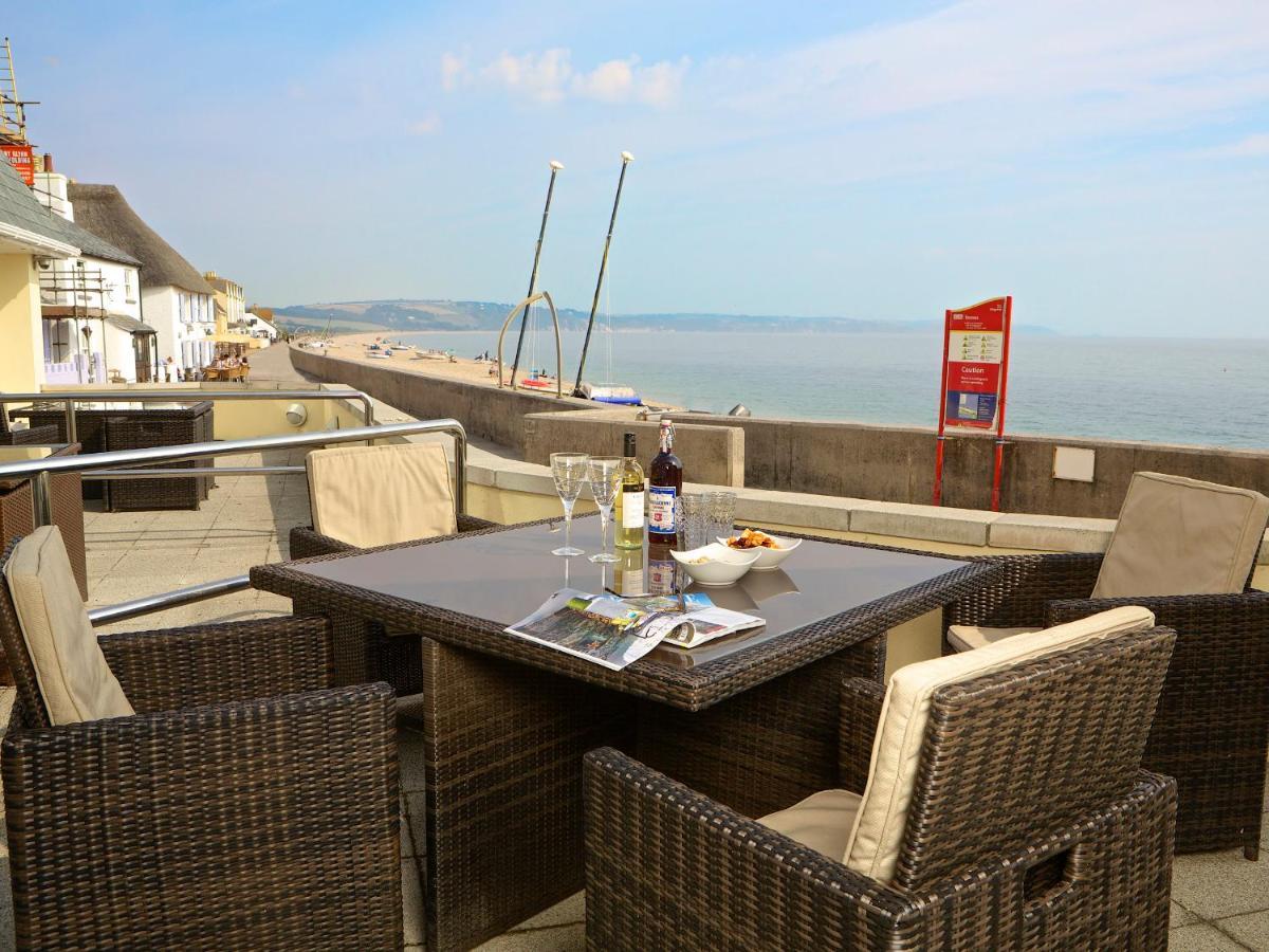 1 At The Beach Beesands Esterno foto