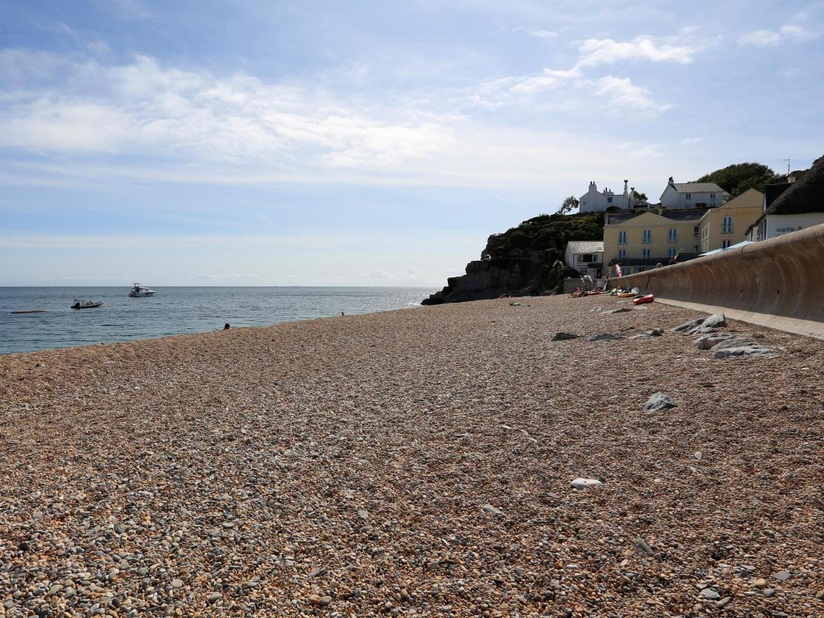 1 At The Beach Beesands Esterno foto